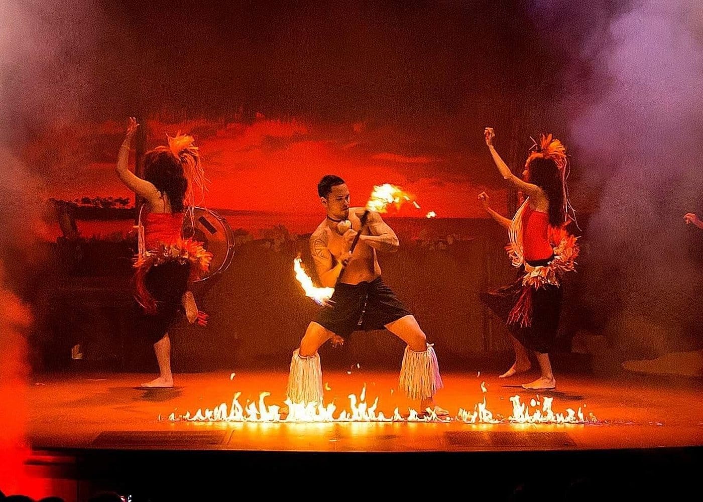 Orlando Polynesian Fire Luau and Dinner Show Experience
